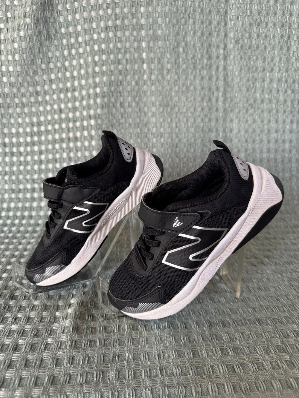 New Balance Kids 545V1 DynaSoft Running Shoes Black/White/Silver Size 11